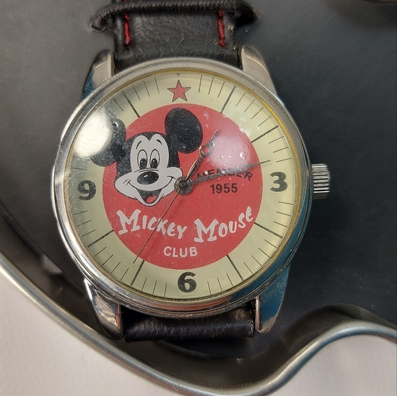 Disney Mickey Mouse Club Member 1955 Watch in Tin & Box - Picture 2 of 7